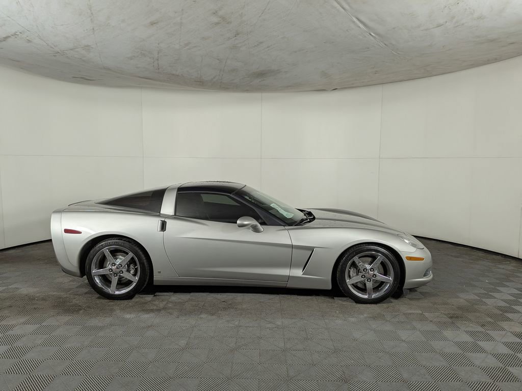 Used 2007 Chevrolet Corvette Coupe w/ Preferred Equipment Group RWD image 6