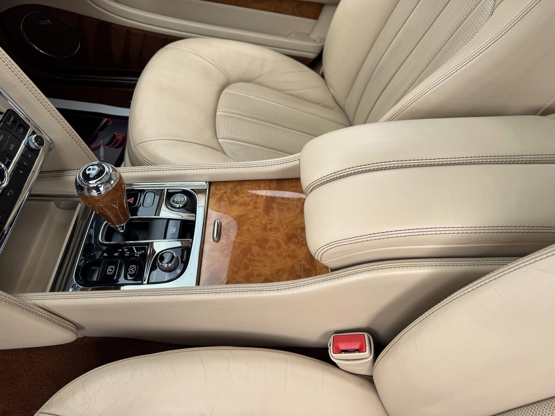 Used 2013 Bentley Mulsanne image 46