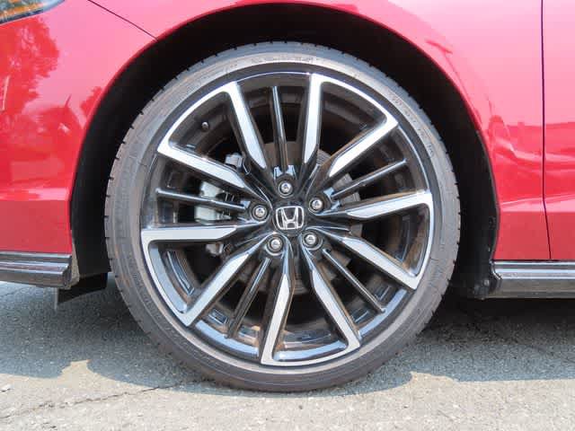 Used 2025 Honda Accord Touring image 9