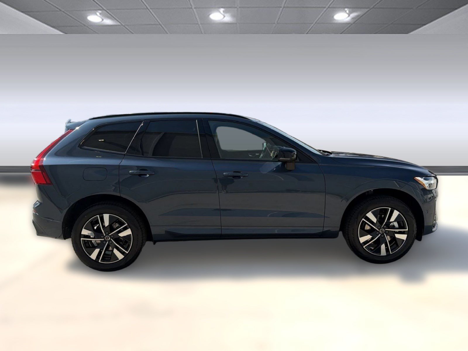 New 2026 Volvo XC60 B5 Plus w/ Climate Package AWD/4WD image 8