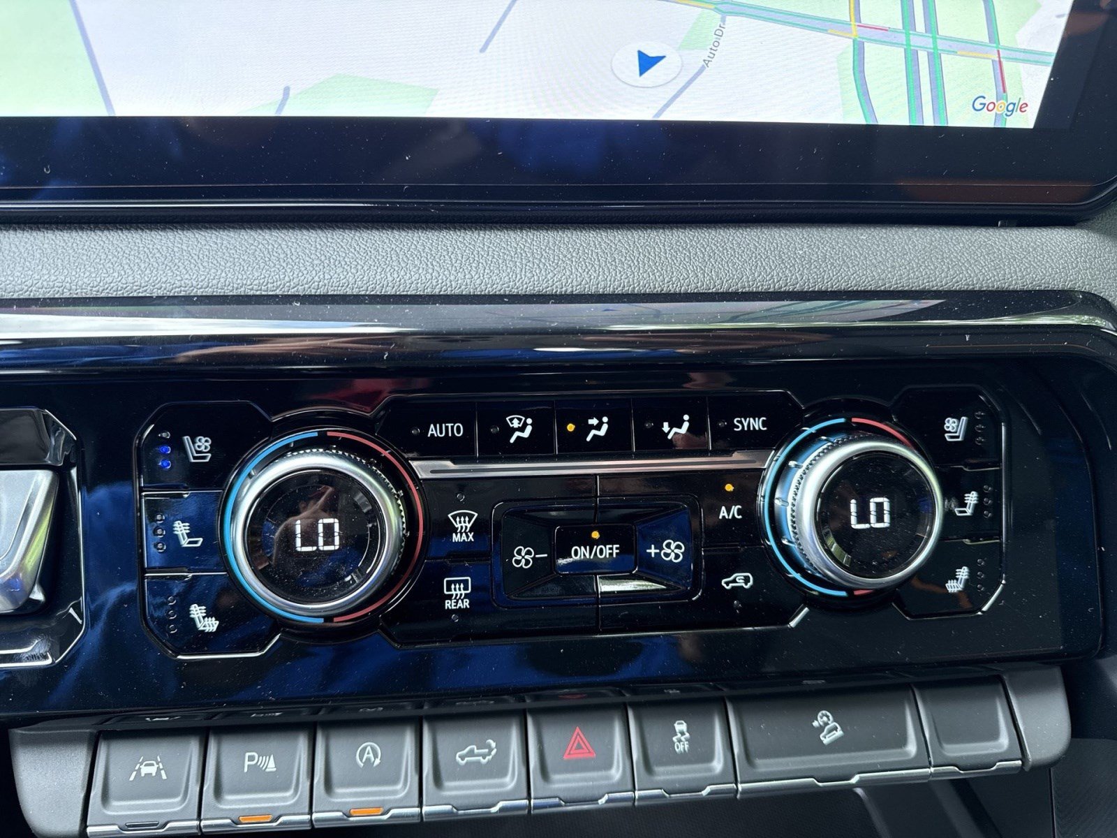 New 2026 GMC Sierra 1500 AT4 w/ AT4 Premium Package AWD/4WD image 18