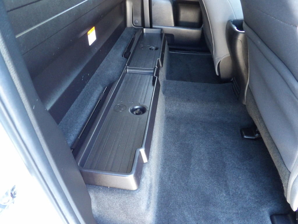 Used 2022 Toyota Tacoma SR image 32