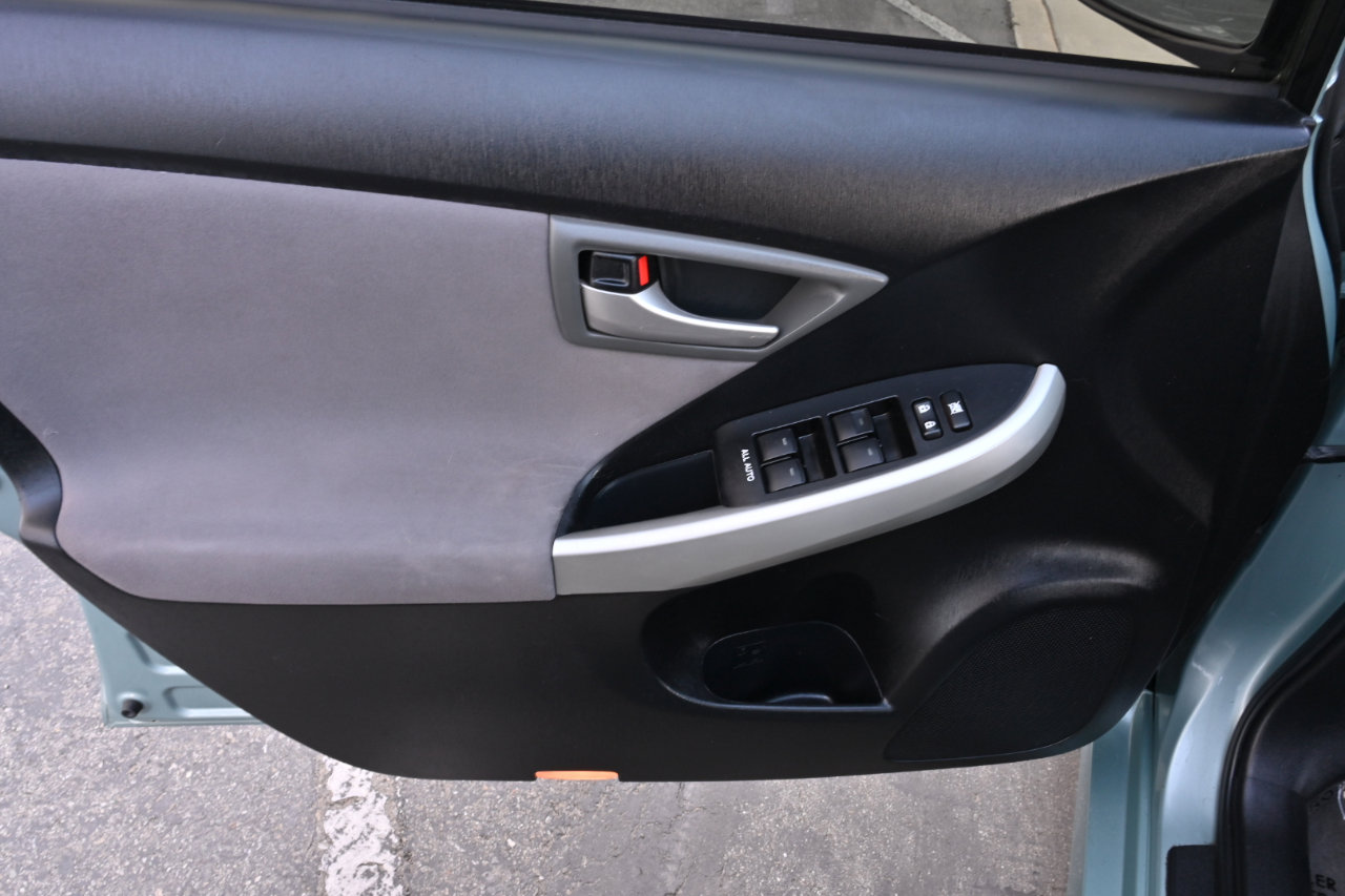 Used 2014 Toyota Prius Prime Plug-In Hybrid FWD image 27