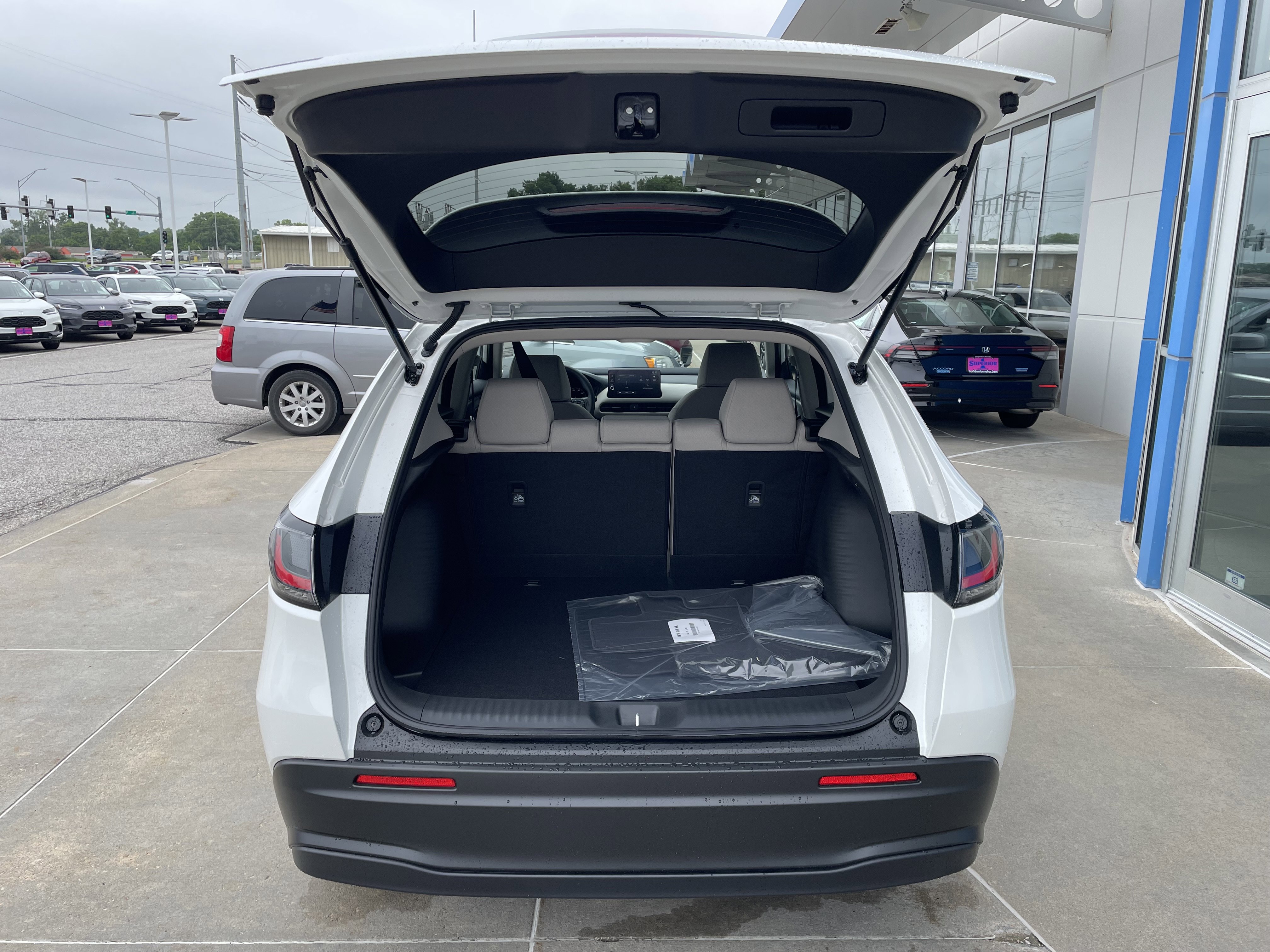 New 2026 Honda HR-V LX image 6