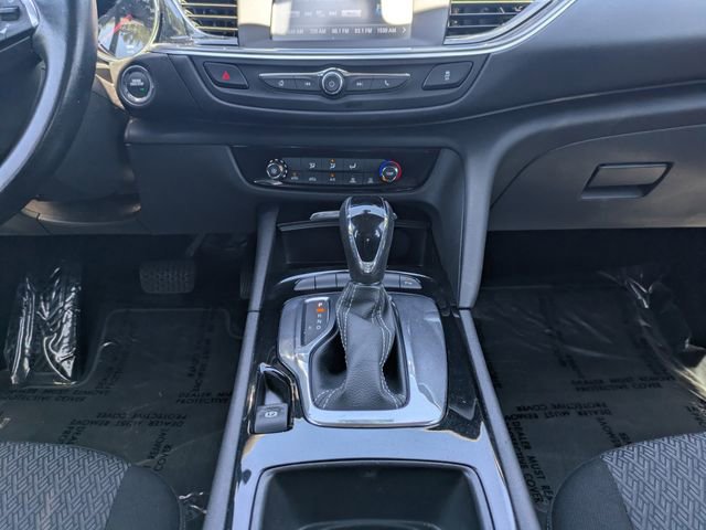 Used 2018 Buick Regal Preferred w/ Driver Confidence Package #1 FWD image 18