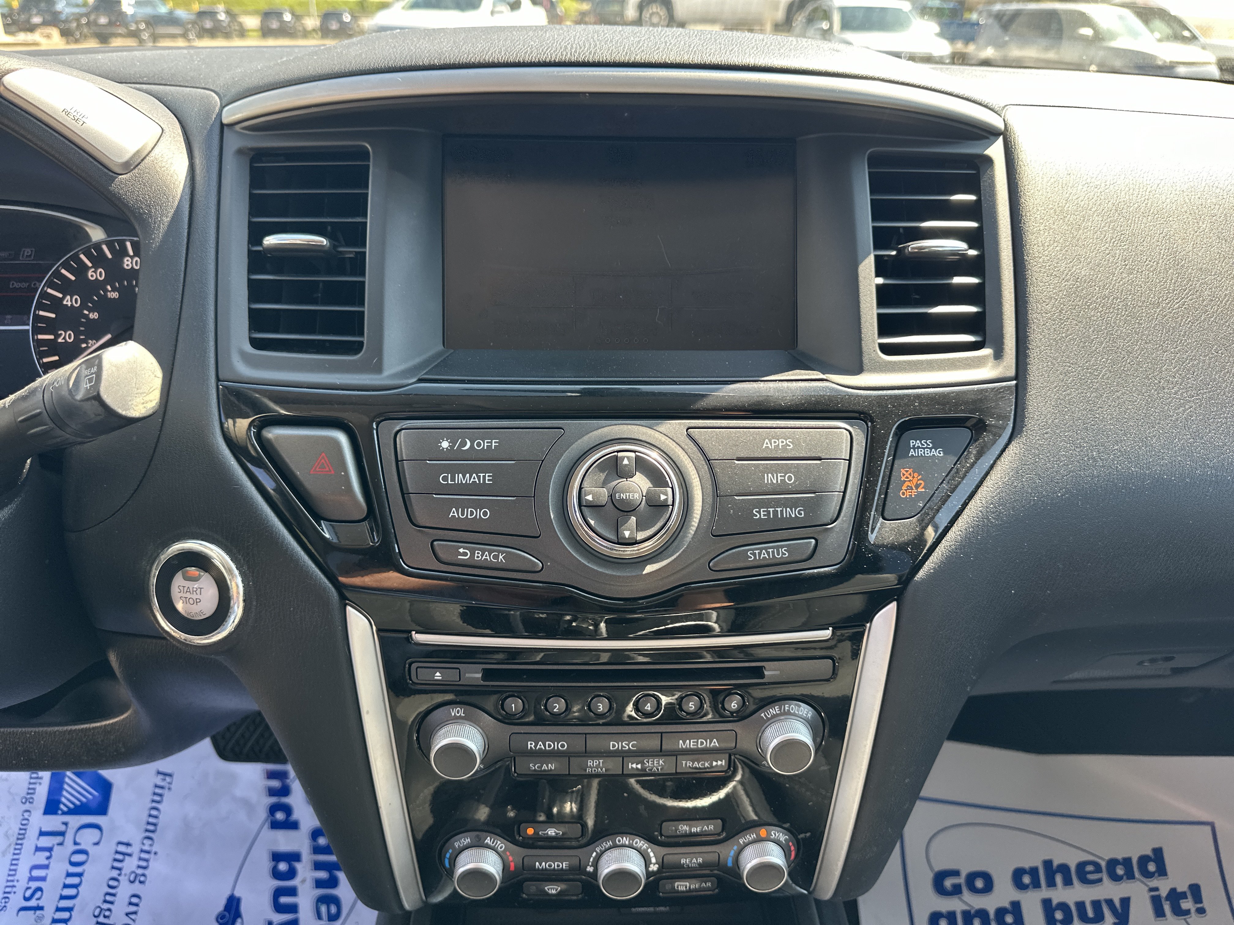 Used 2019 Nissan Pathfinder SV AWD/4WD image 14