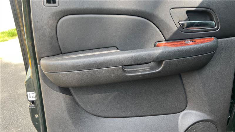 Used 2013 Chevrolet Avalanche LT RWD image 34