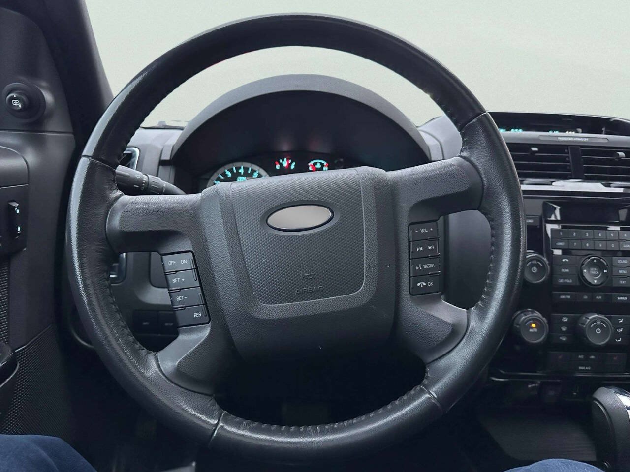 Used 2011 Ford Escape Limited w/ 302A Rapid Spec Order Code FWD image 21