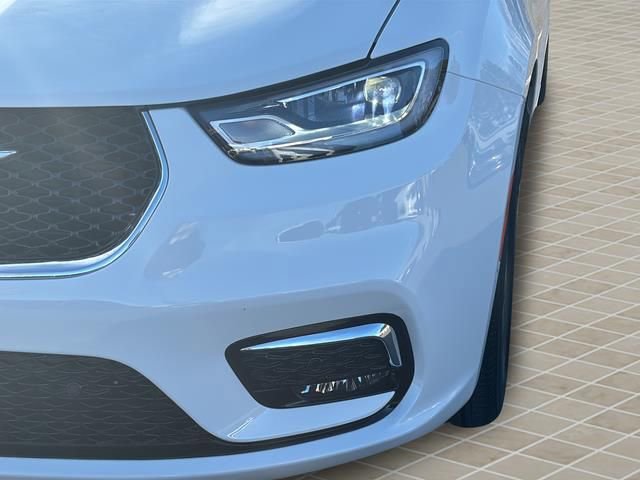 New 2026 Chrysler Pacifica Select FWD image 11