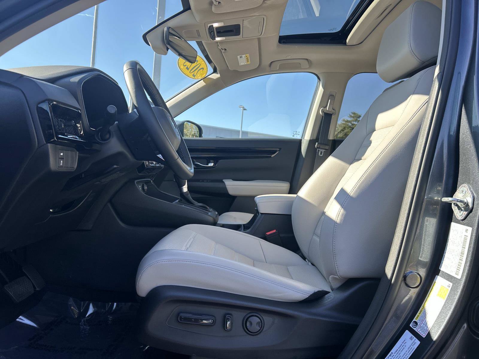 Used 2025 Honda CR-V EX-L image 17