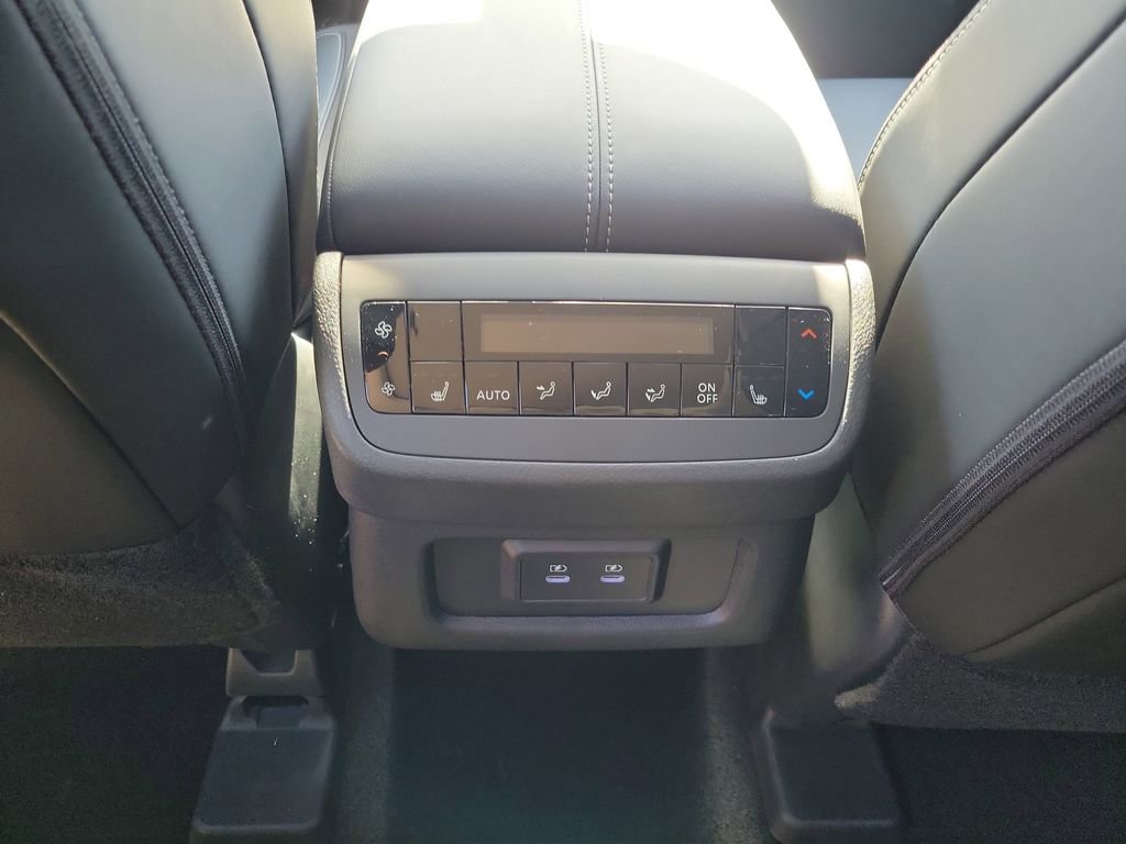 New 2026 Nissan Pathfinder SL image 17