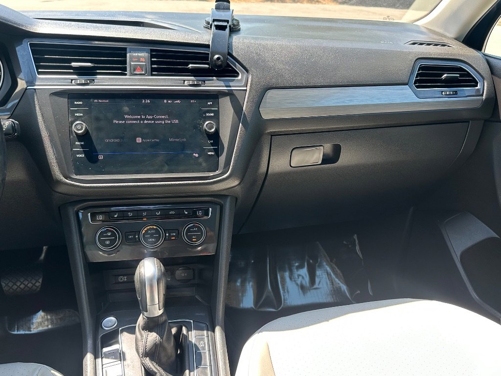 Used 2018 Volkswagen Tiguan SE w/ Panoramic Sunroof Package AWD/4WD image 35