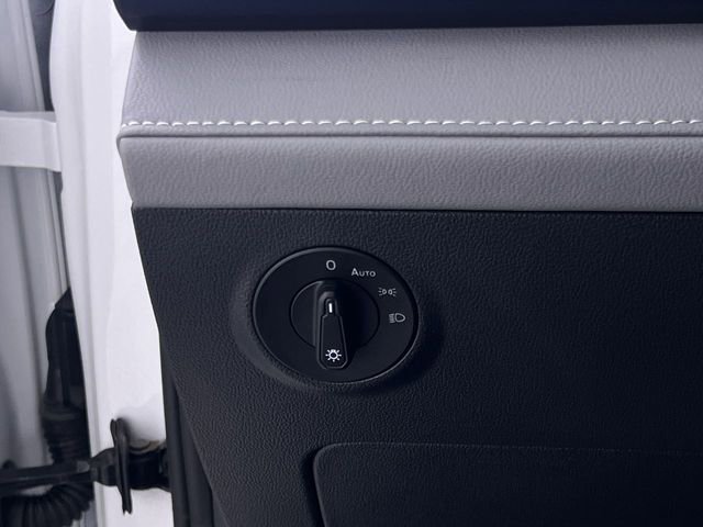 Used 2024 Volkswagen Taos SE image 25