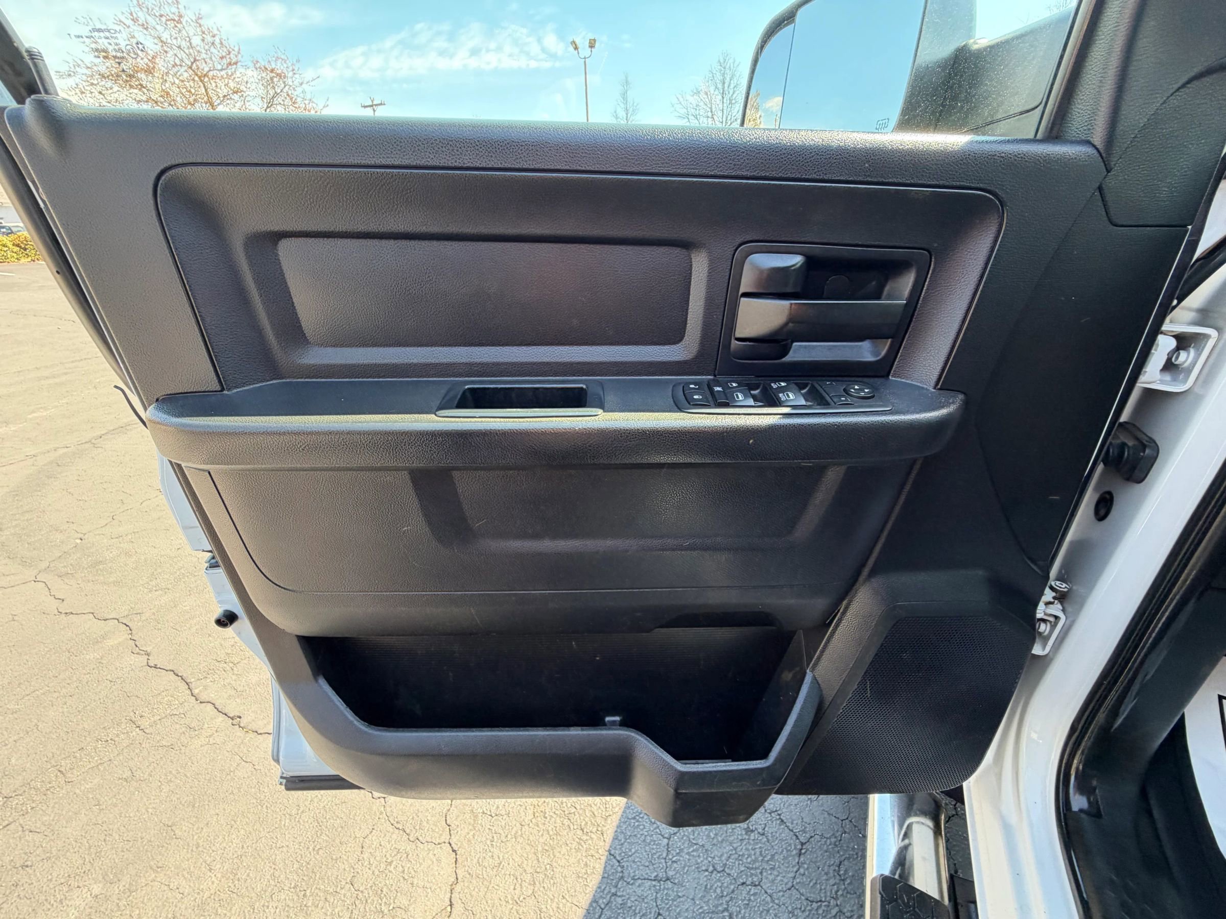 Used 2016 RAM 5500 Tradesman image 17