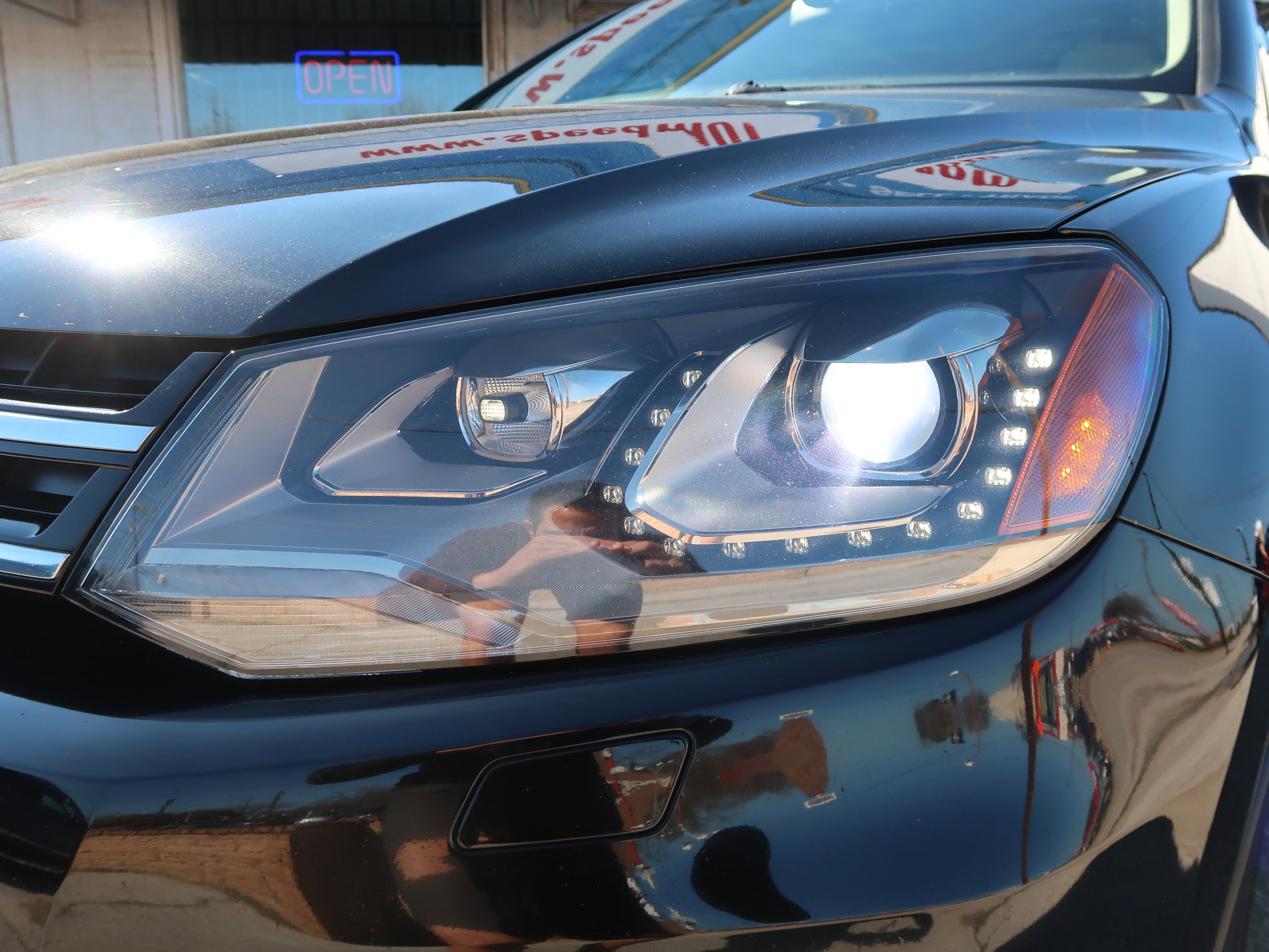 Used 2014 Volkswagen Touareg Executive image 45