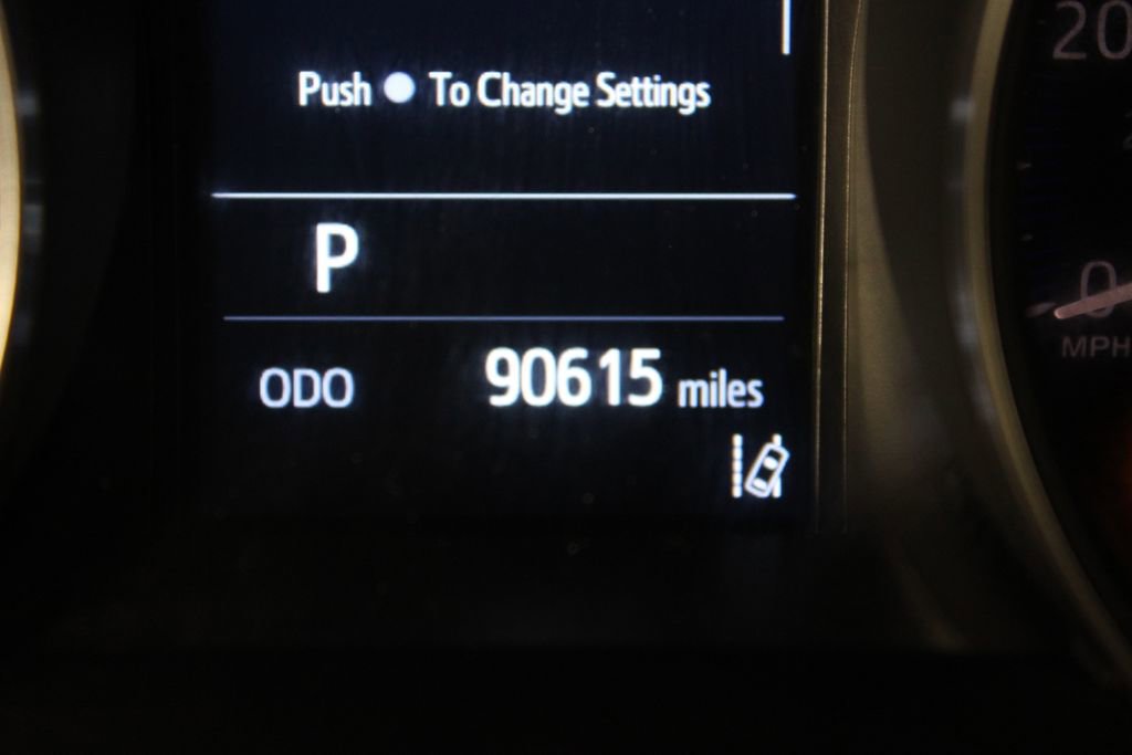 Used 2021 Toyota C-HR LE FWD image 25