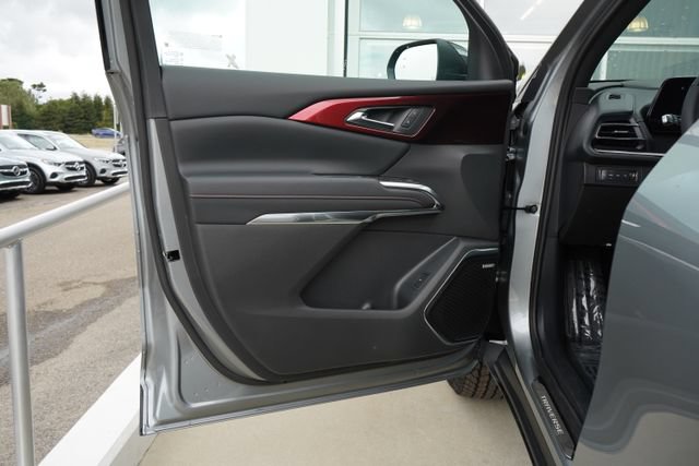 New 2026 Chevrolet Traverse Z71 w/ Enhanced Driving Package AWD/4WD image 16
