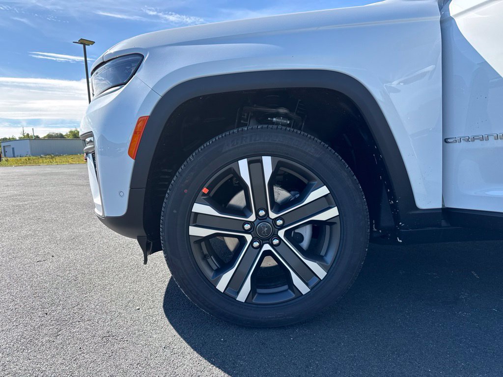 New 2027 Jeep Grand Cherokee Limited AWD/4WD image 42