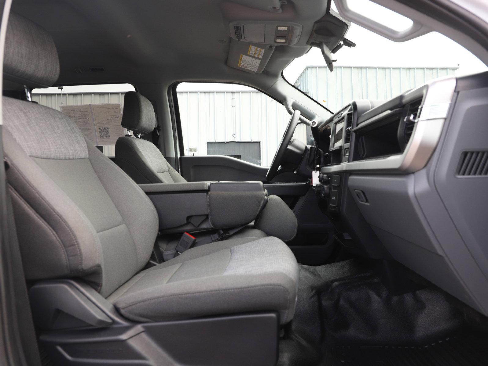Used 2025 Ford F350 XLT AWD/4WD image 13