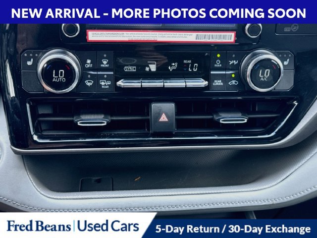 Used 2022 Toyota Highlander XLE AWD/4WD image 21