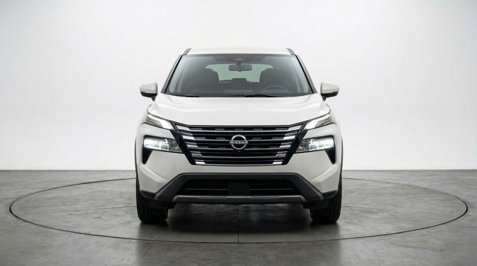 Used 2025 Nissan Rogue SV image 2