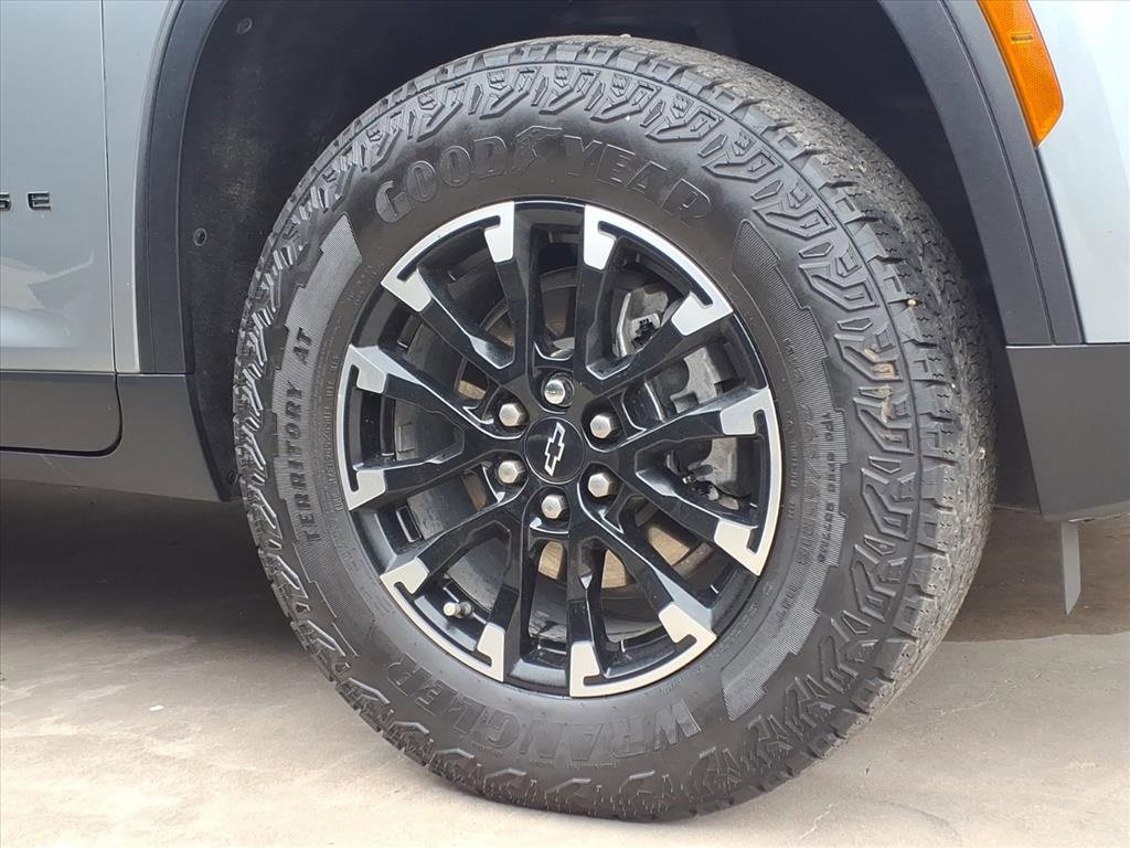 Used 2024 Chevrolet Traverse Z71 image 10