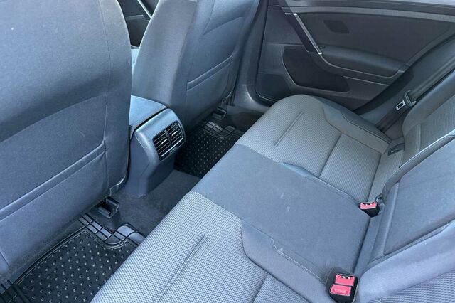 Used 2019 Volkswagen e-Golf SE w/ Driver Assistance Package image 12