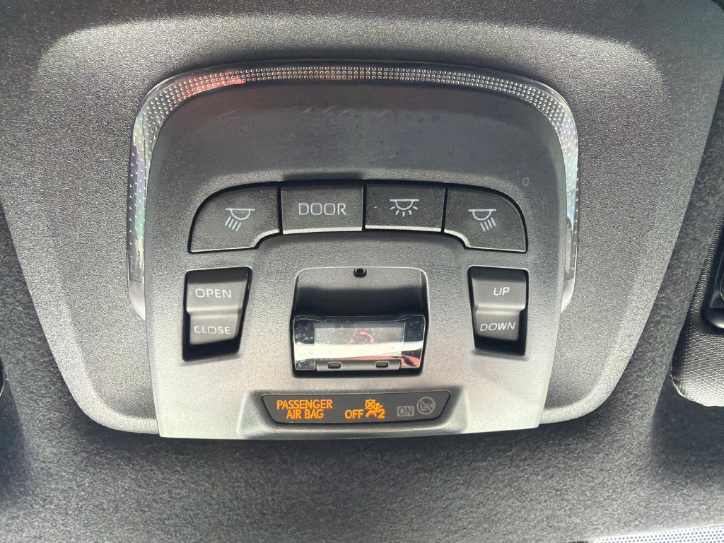 Used 2025 Toyota Corolla Cross AWD Hybrid w/ Convenience Package image 35