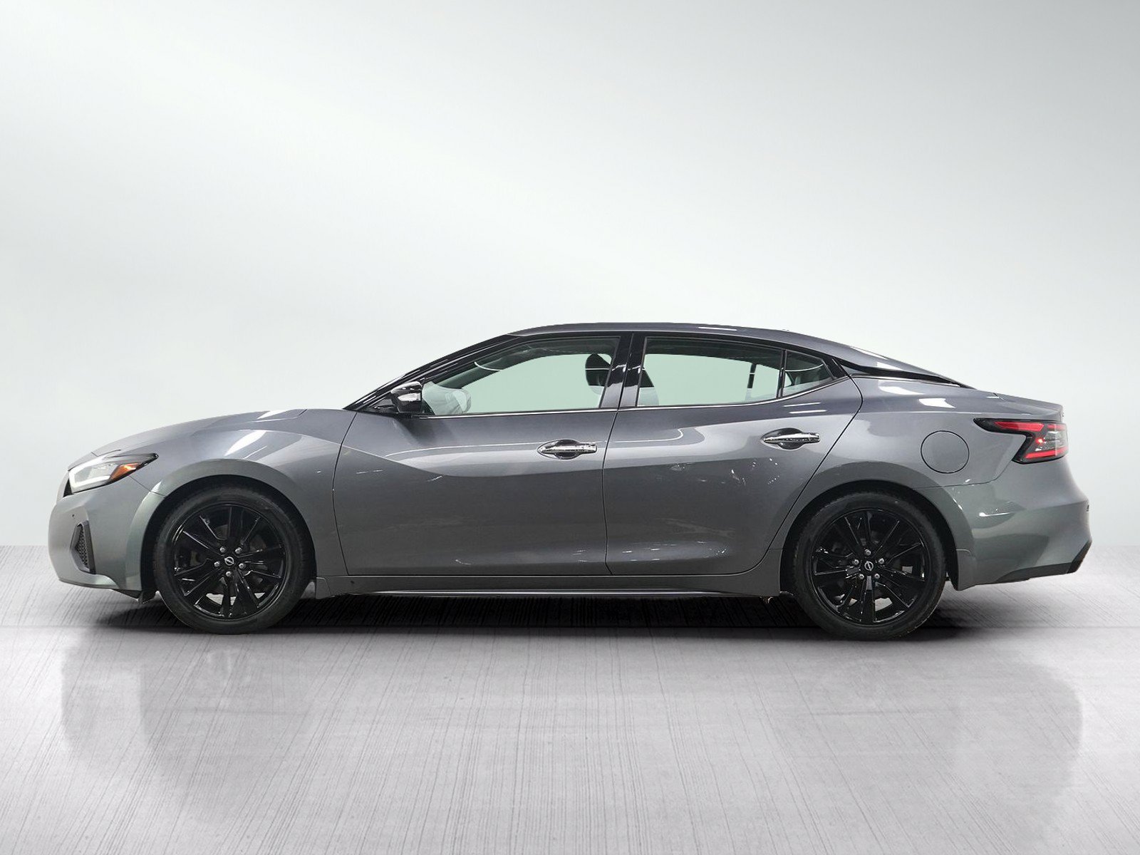 Used 2023 Nissan Maxima SL FWD image 2
