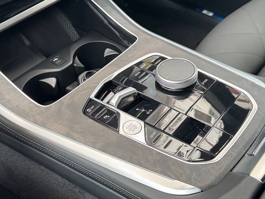 Used 2026 BMW X5 xDrive40i w/ Premium Package image 11