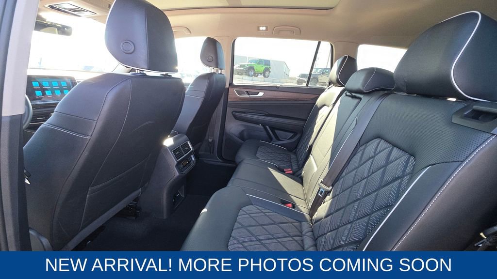 Used 2025 Volkswagen Atlas SEL Premium R-Line image 13