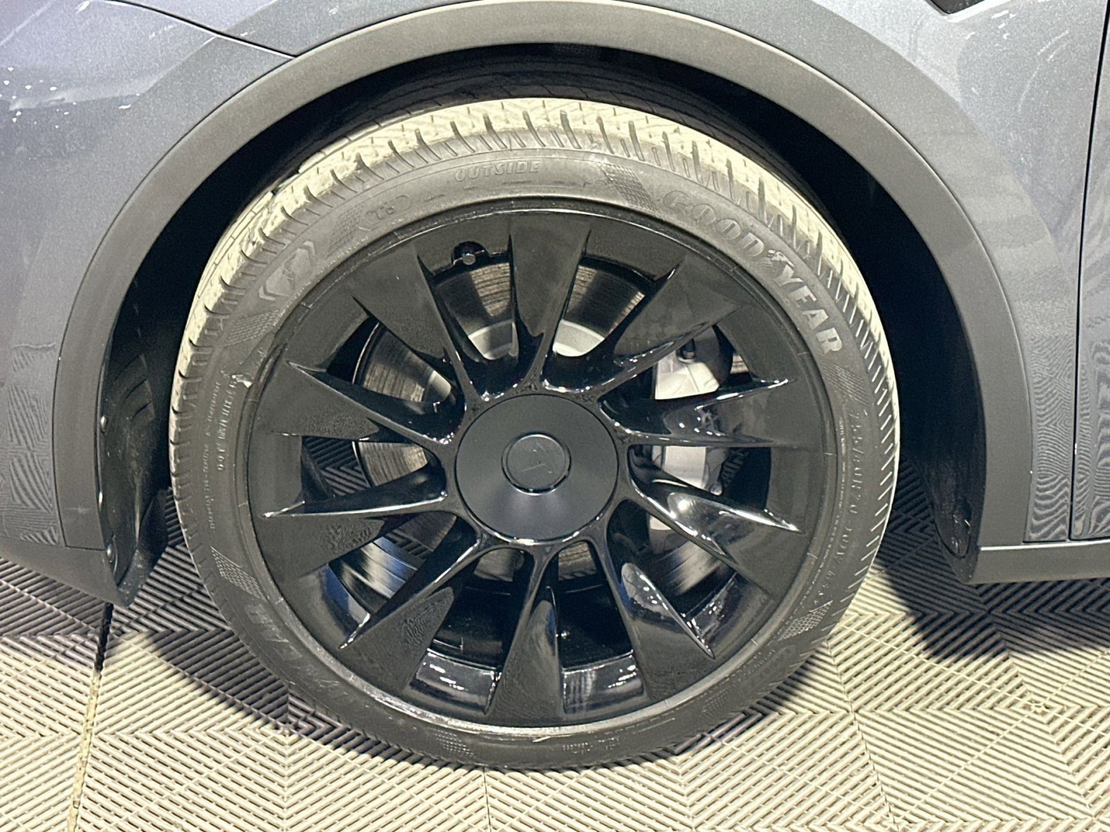 Used 2023 Tesla Model Y Long Range image 12