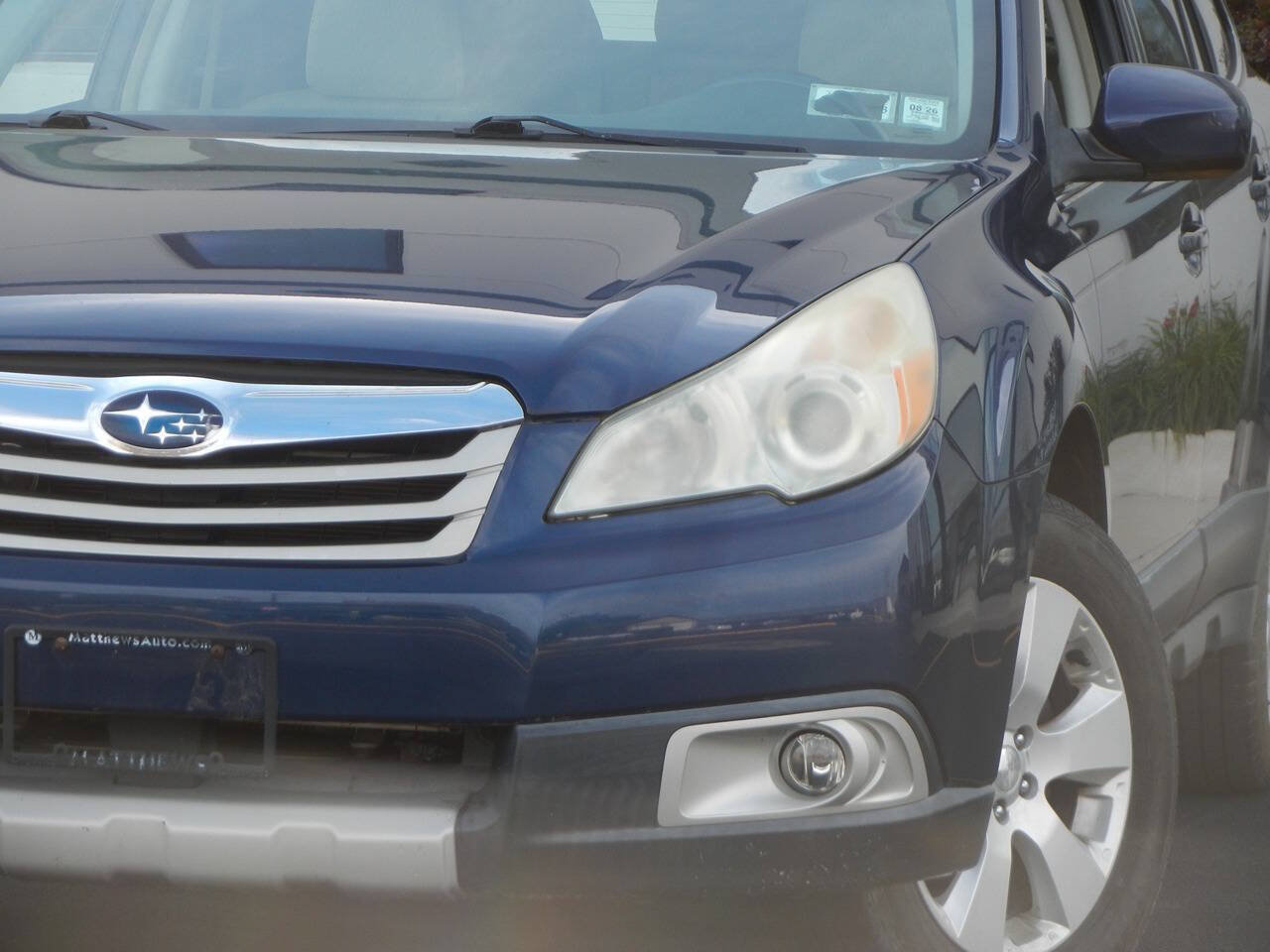 Used 2011 Subaru Outback 2.5i Premium w/ All-Weather Pkg AWD/4WD image 5
