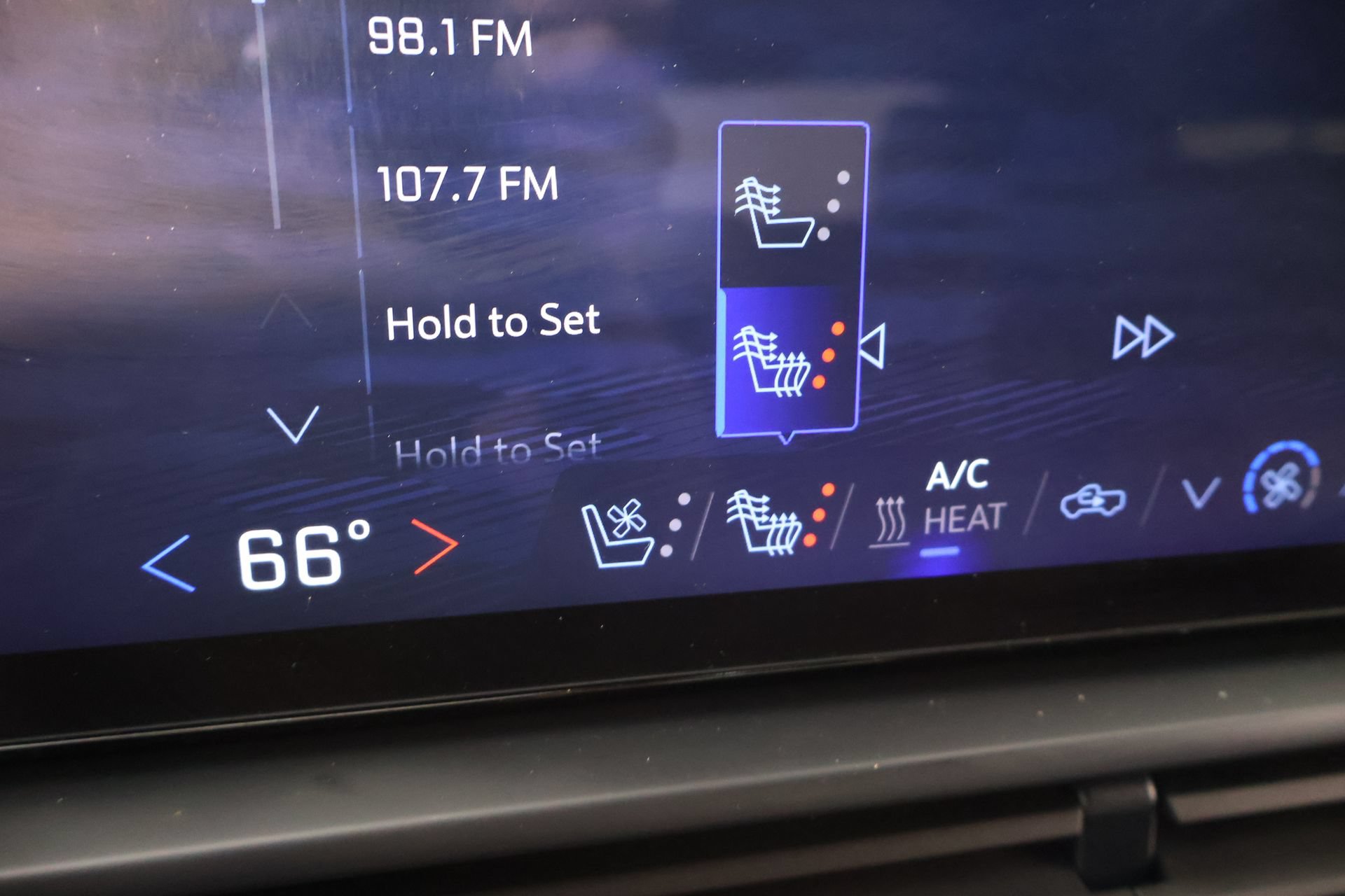 Used 2025 Chevrolet Silverado EV LT AWD/4WD image 8
