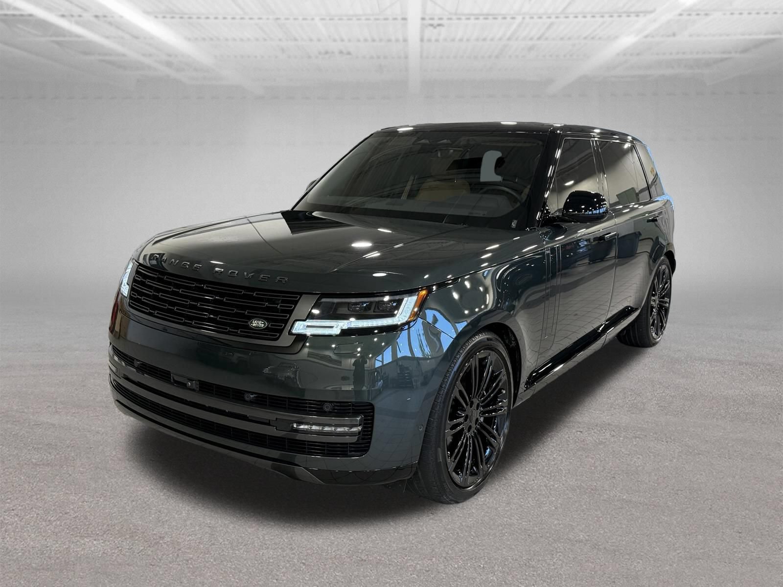Used 2026 Land Rover Range Rover Long Wheelbase SE AWD/4WD image 2