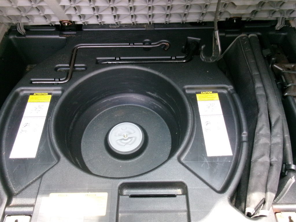 Used 2005 Pontiac Vibe w/ Power Group Value Package FWD image 34