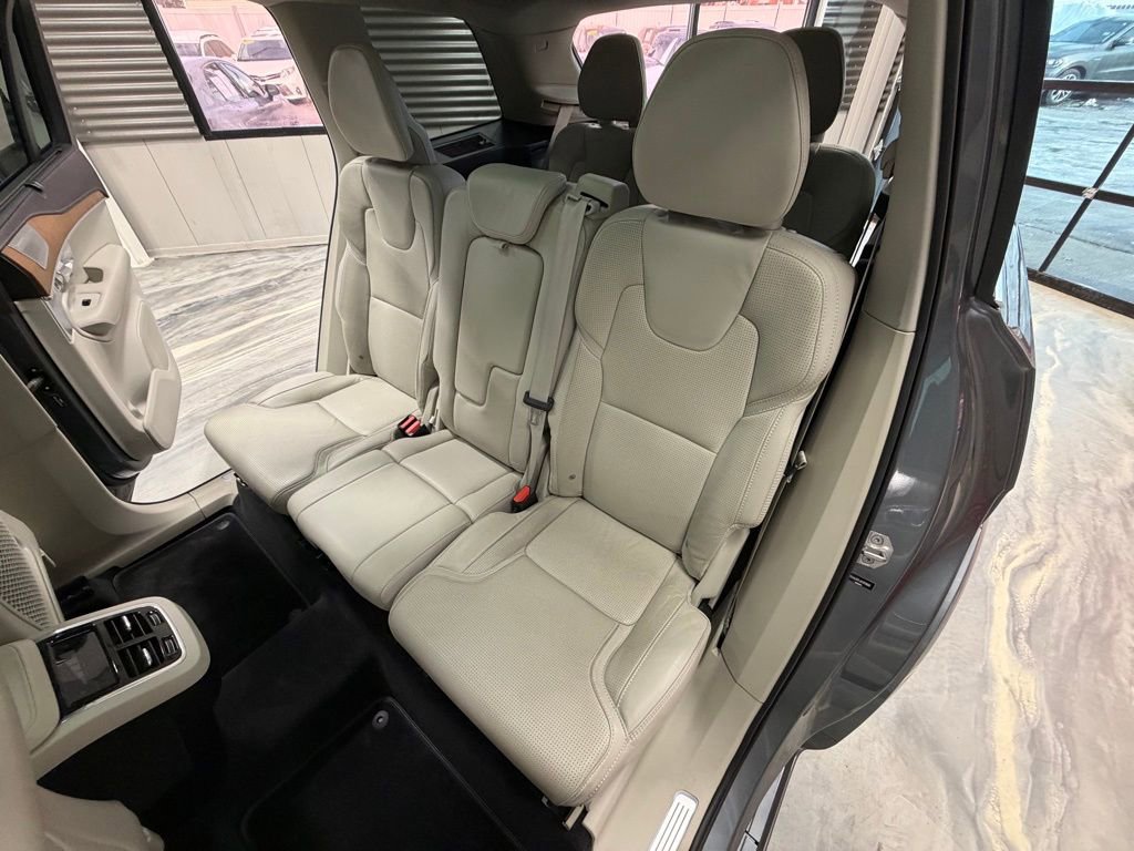 Used 2017 Volvo XC90 T6 Inscription w/ Vision Package image 9