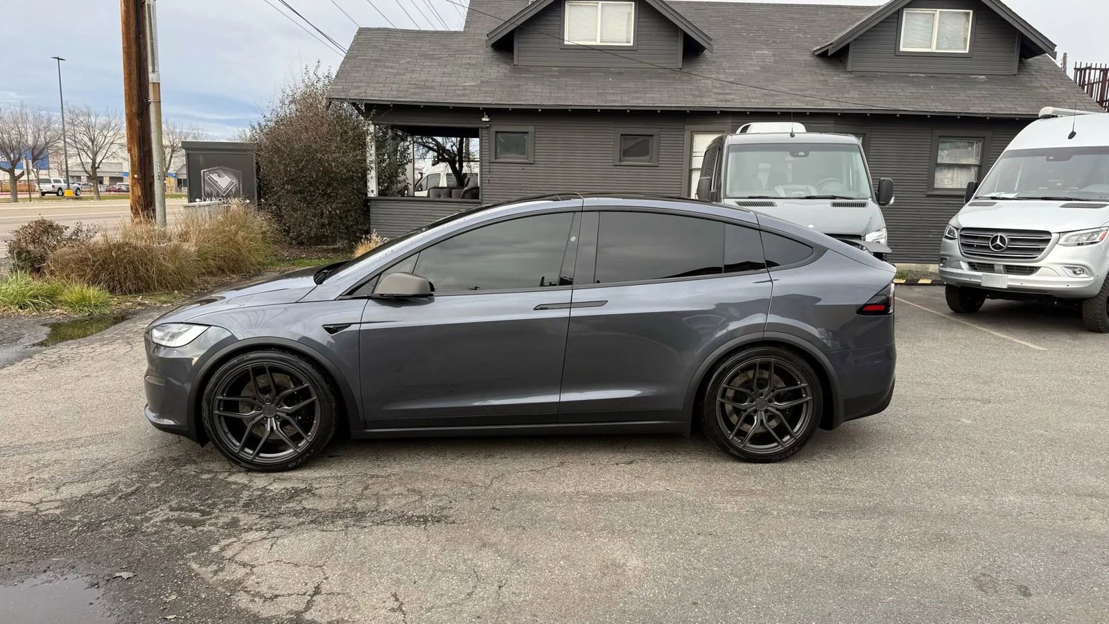 Used 2022 Tesla Model X Plaid image 28