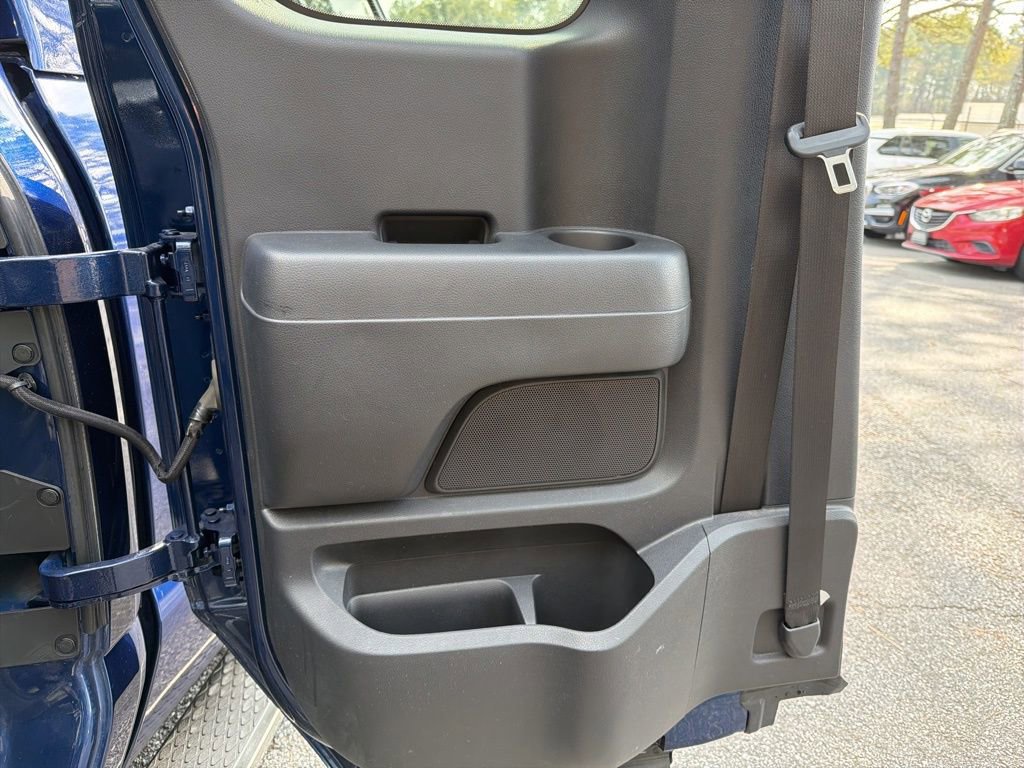 Used 2019 Nissan Titan SV image 31