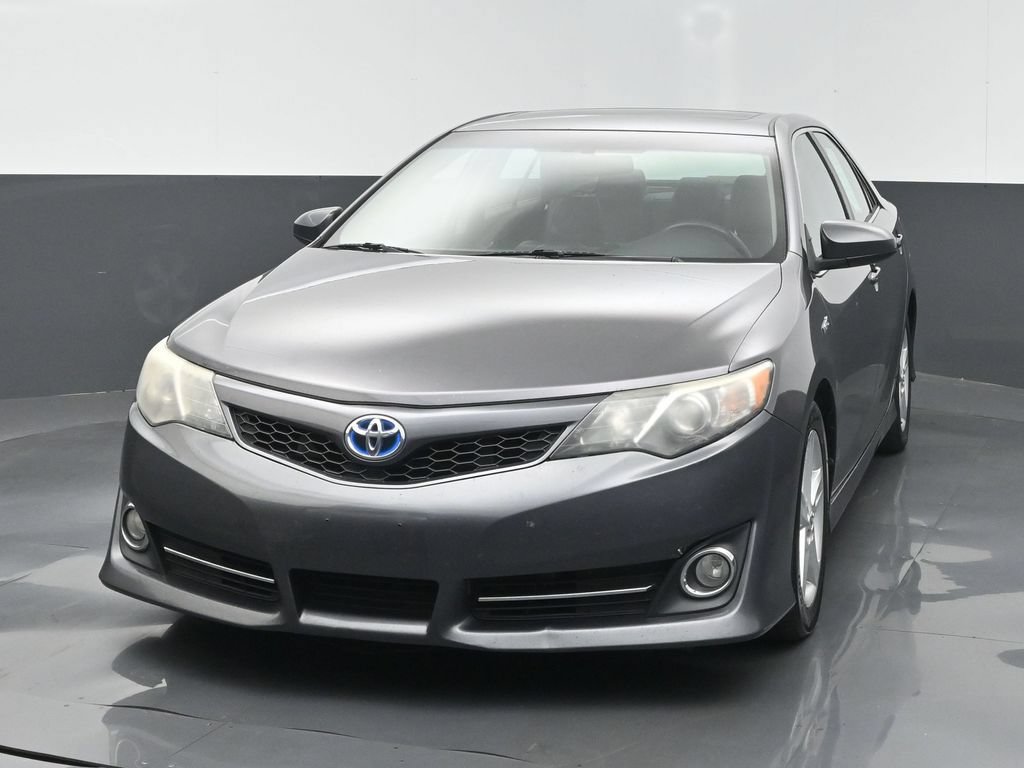 Used 2014 Toyota Camry SE w/ Moonroof Package FWD image 2