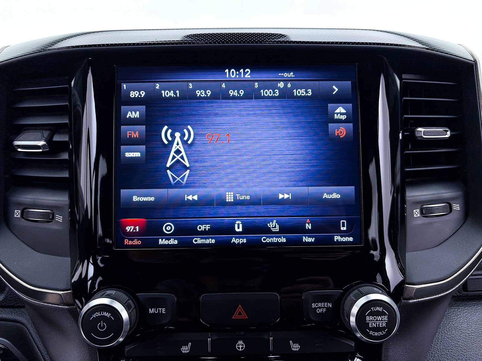 Used 2019 RAM 1500 Sport w/ Level 2 Equipment Group AWD/4WD image 24