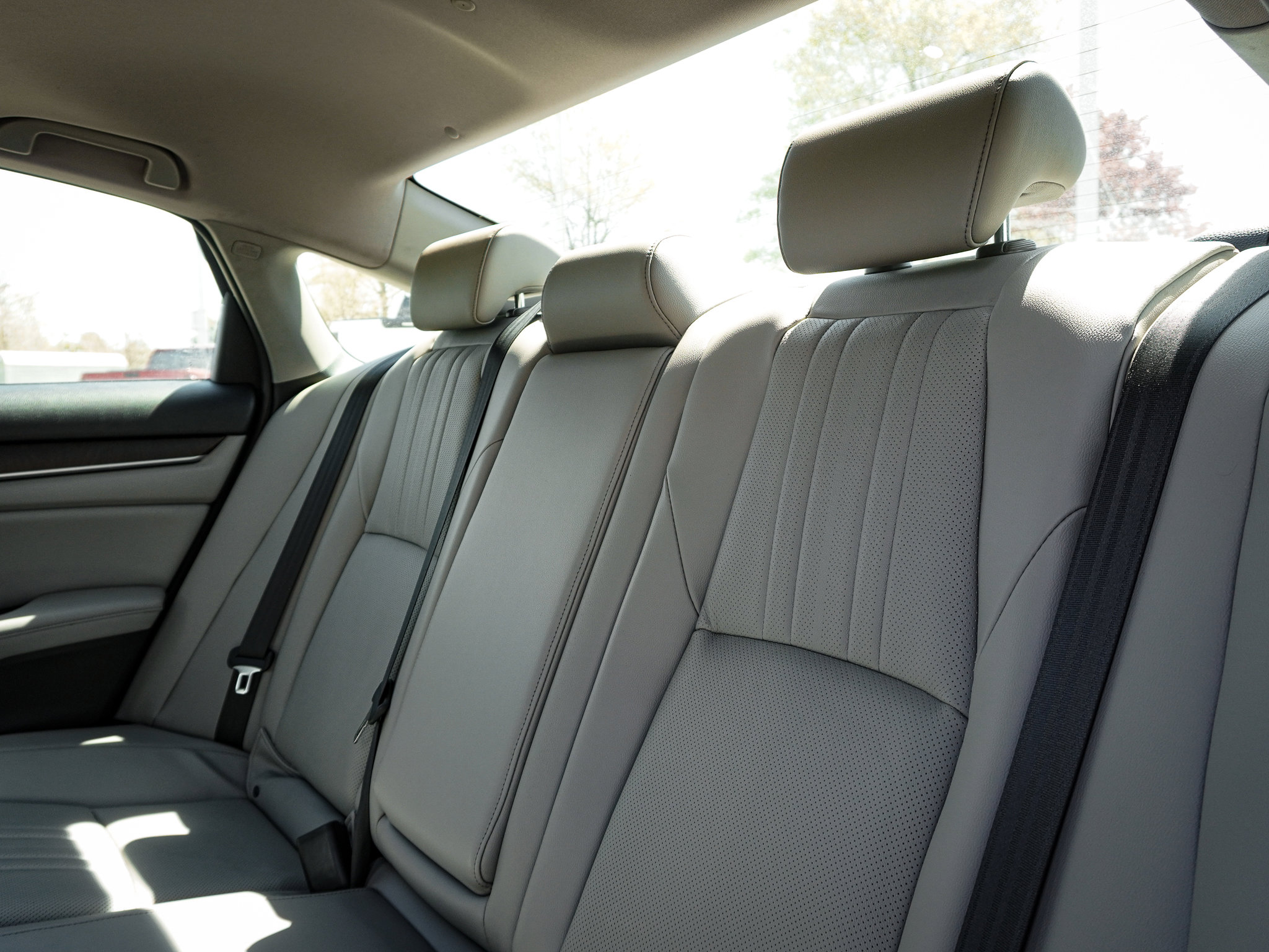 Used 2018 Honda Accord Touring image 32