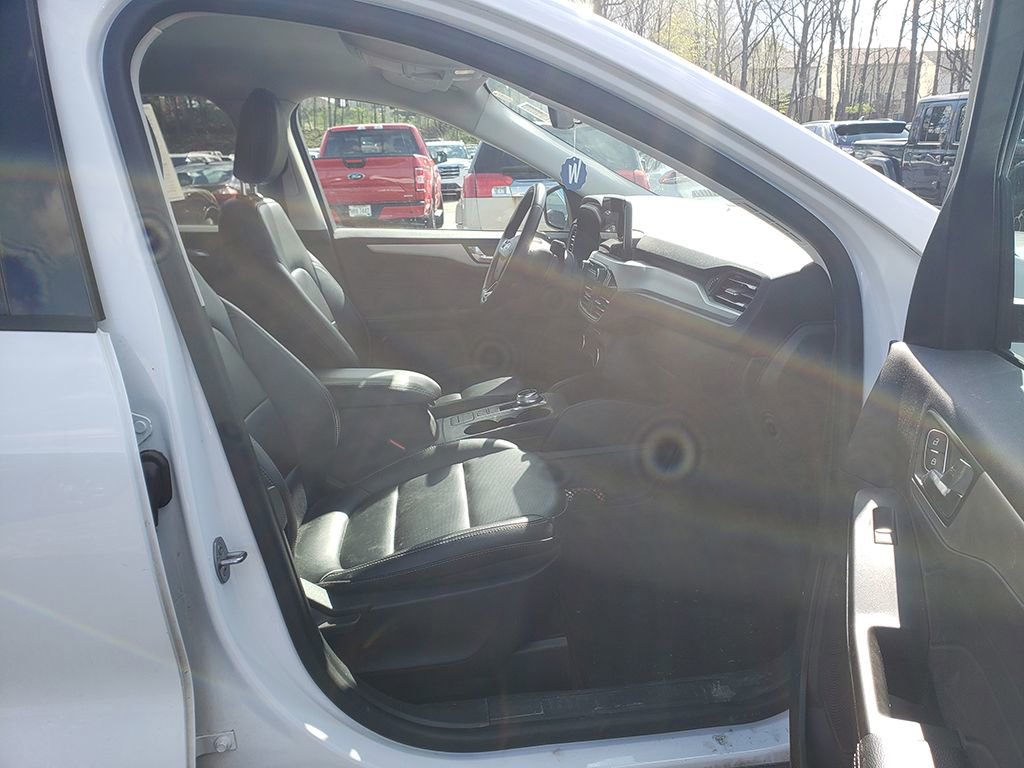 Certified 2022 Ford Escape SEL AWD/4WD image 9