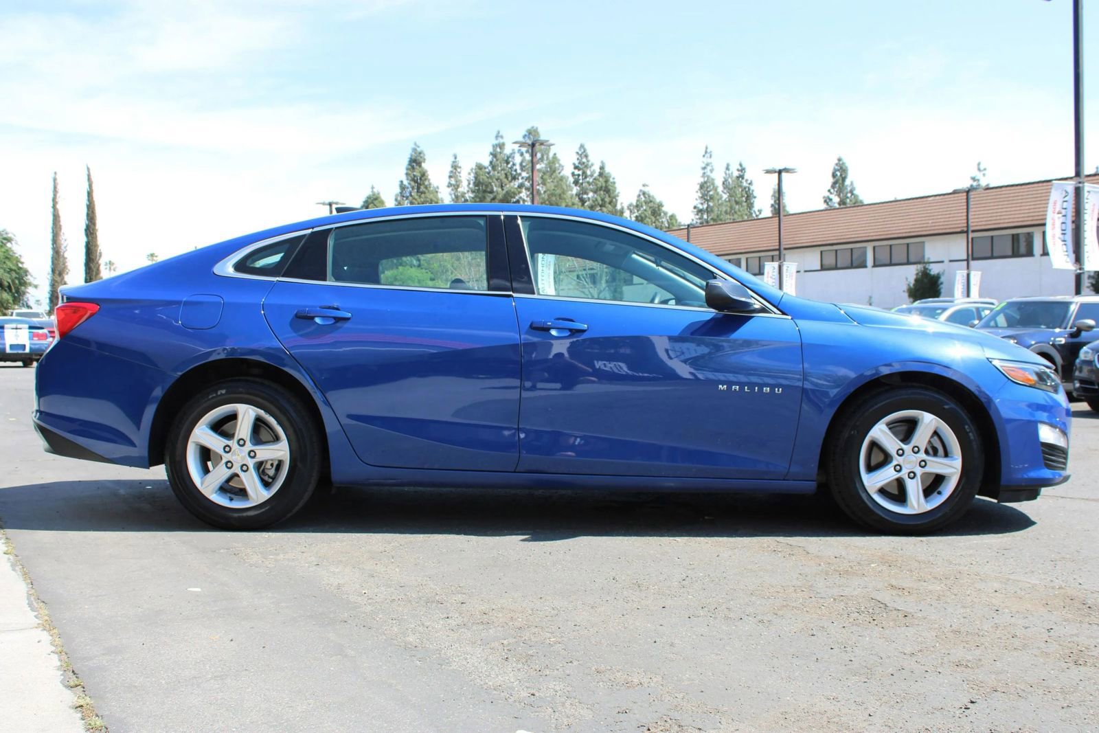 Used 2023 Chevrolet Malibu LS image 37