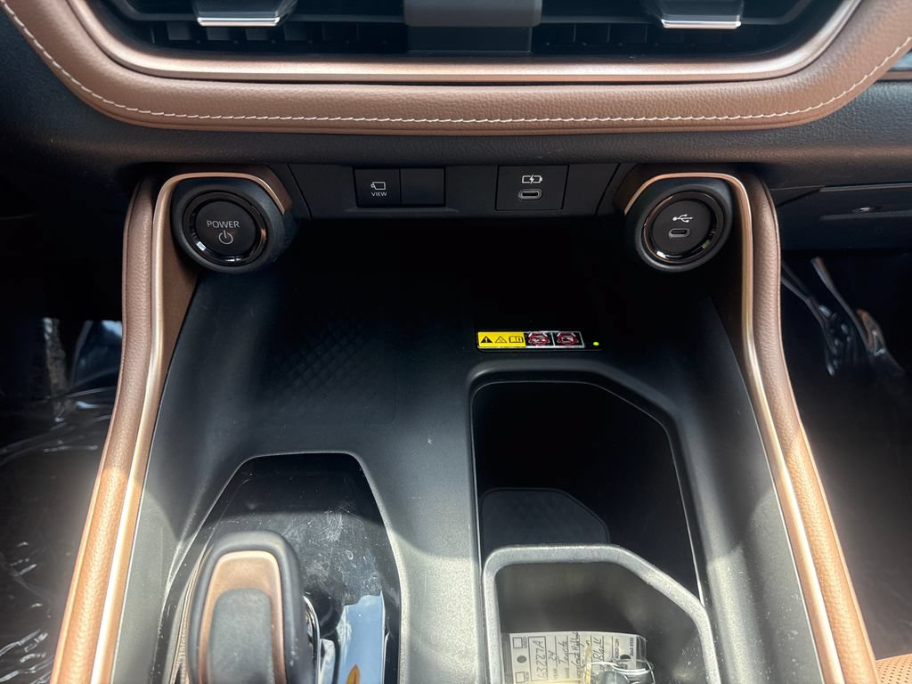 Used 2024 Toyota Grand Highlander AWD Hybrid image 17