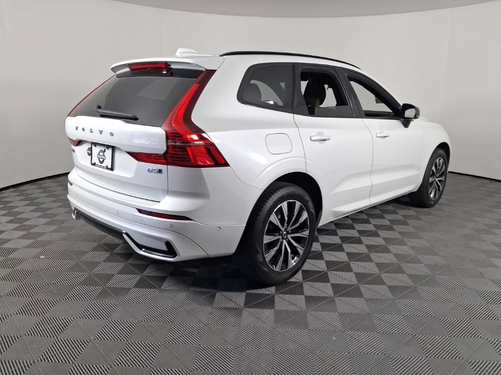 Certified 2023 Volvo XC60 B5 Plus w/ Climate Package AWD/4WD image 10