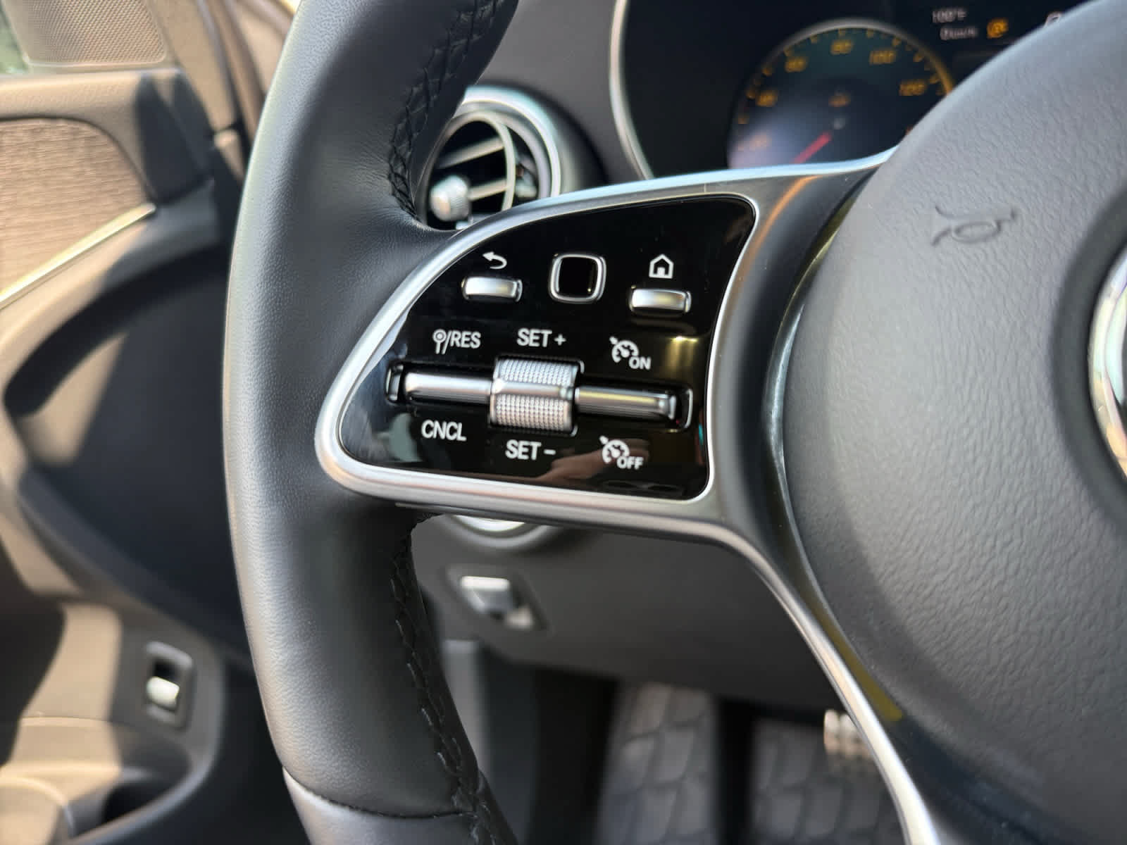 Certified 2022 Mercedes-Benz GLC 300 4MATIC image 24