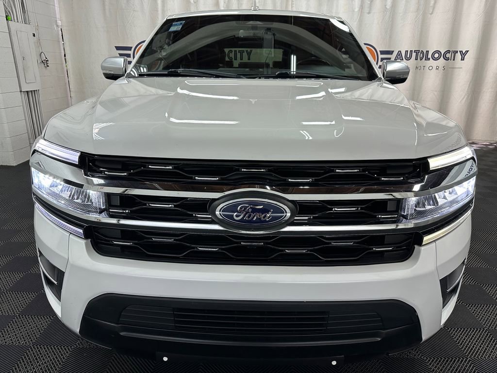 Used 2023 Ford Expedition Max Platinum AWD/4WD image 3