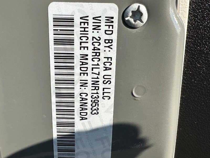 Used 2022 Chrysler Pacifica Touring-L FWD image 27