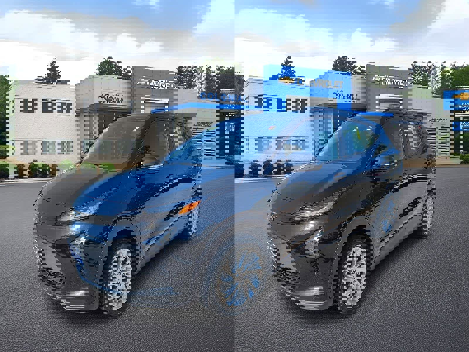 Used 2023 Chevrolet Bolt EUV LT image 1